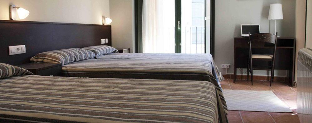 Hotel 3 Arcs Besalu Luaran gambar