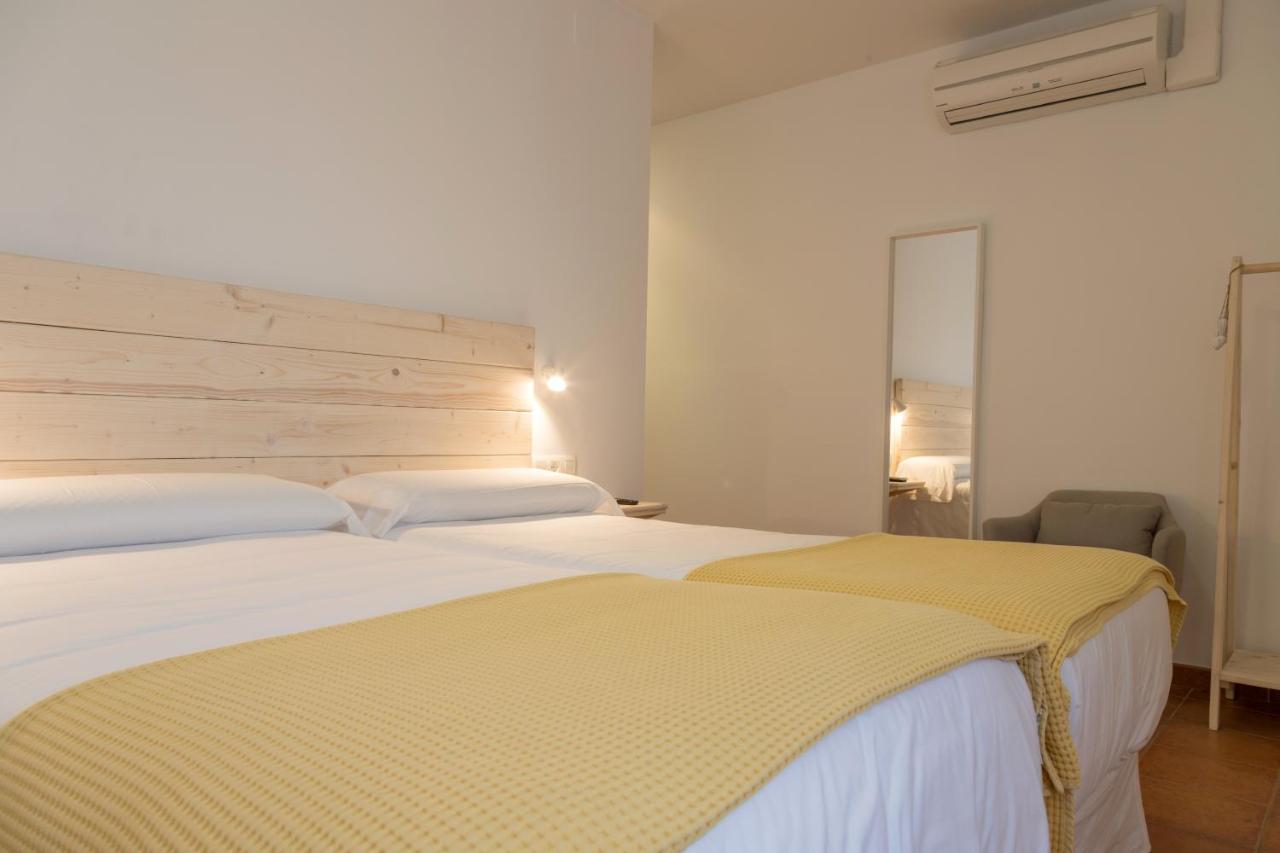 Hotel 3 Arcs Besalu Luaran gambar